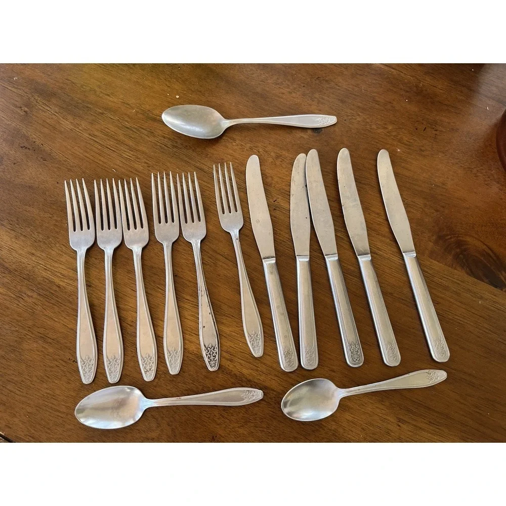 World Stainless U.S.A.‎ Jupiter 14 Pieces Utensils Flatware Set